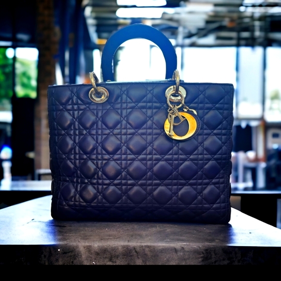 Dior Signature Tote - Picture 1 of 5
